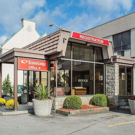 Econo Lodge By The Falls Niagara-vízesés Kültér fotó