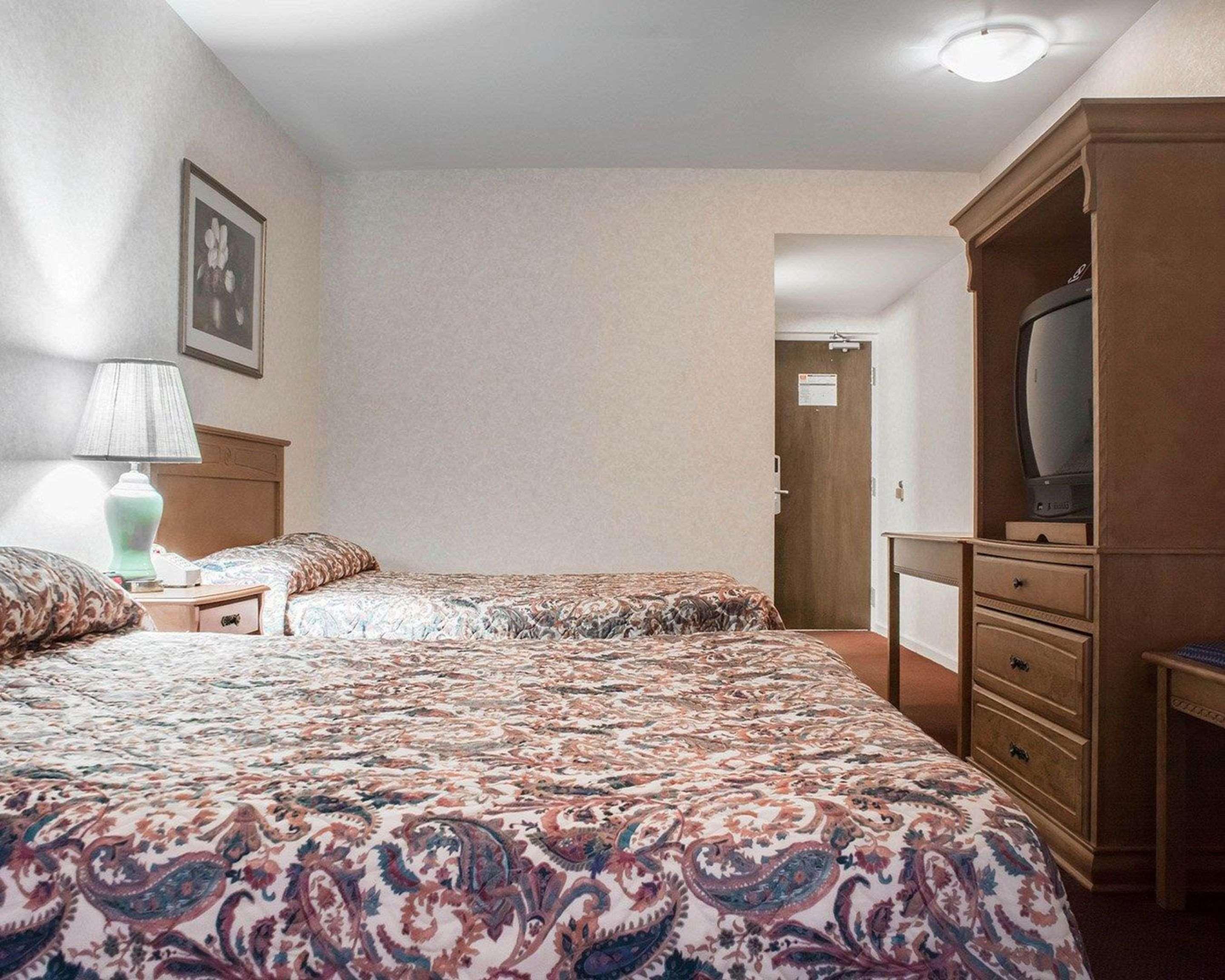 Econo Lodge By The Falls Niagara-vízesés Kültér fotó