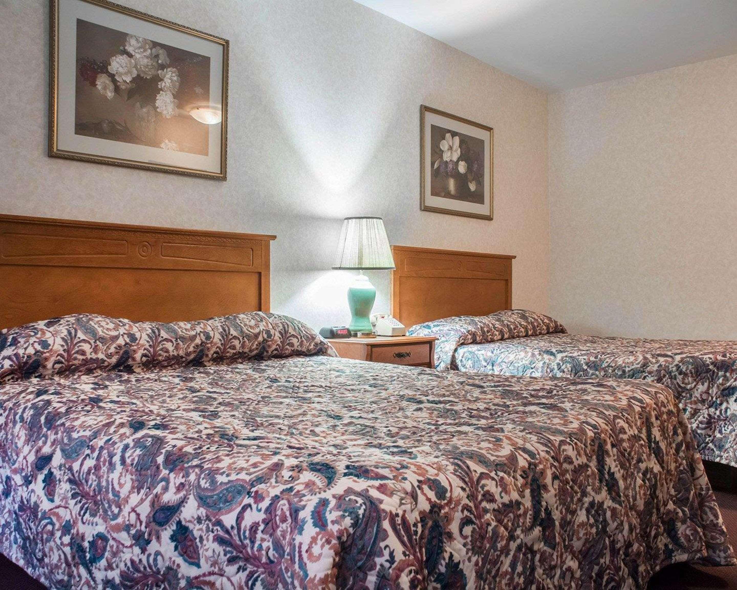 Econo Lodge By The Falls Niagara-vízesés Kültér fotó