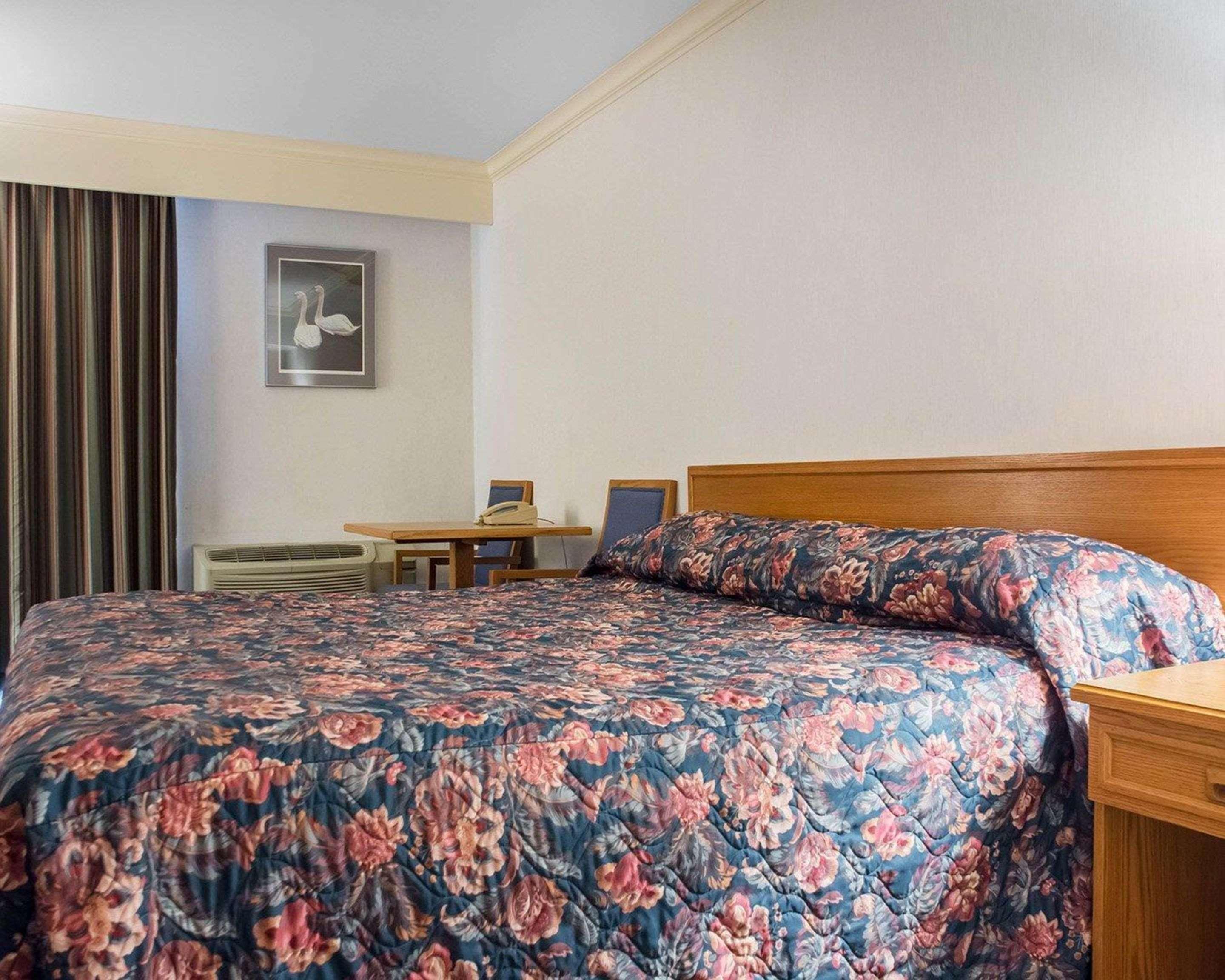 Econo Lodge By The Falls Niagara-vízesés Kültér fotó