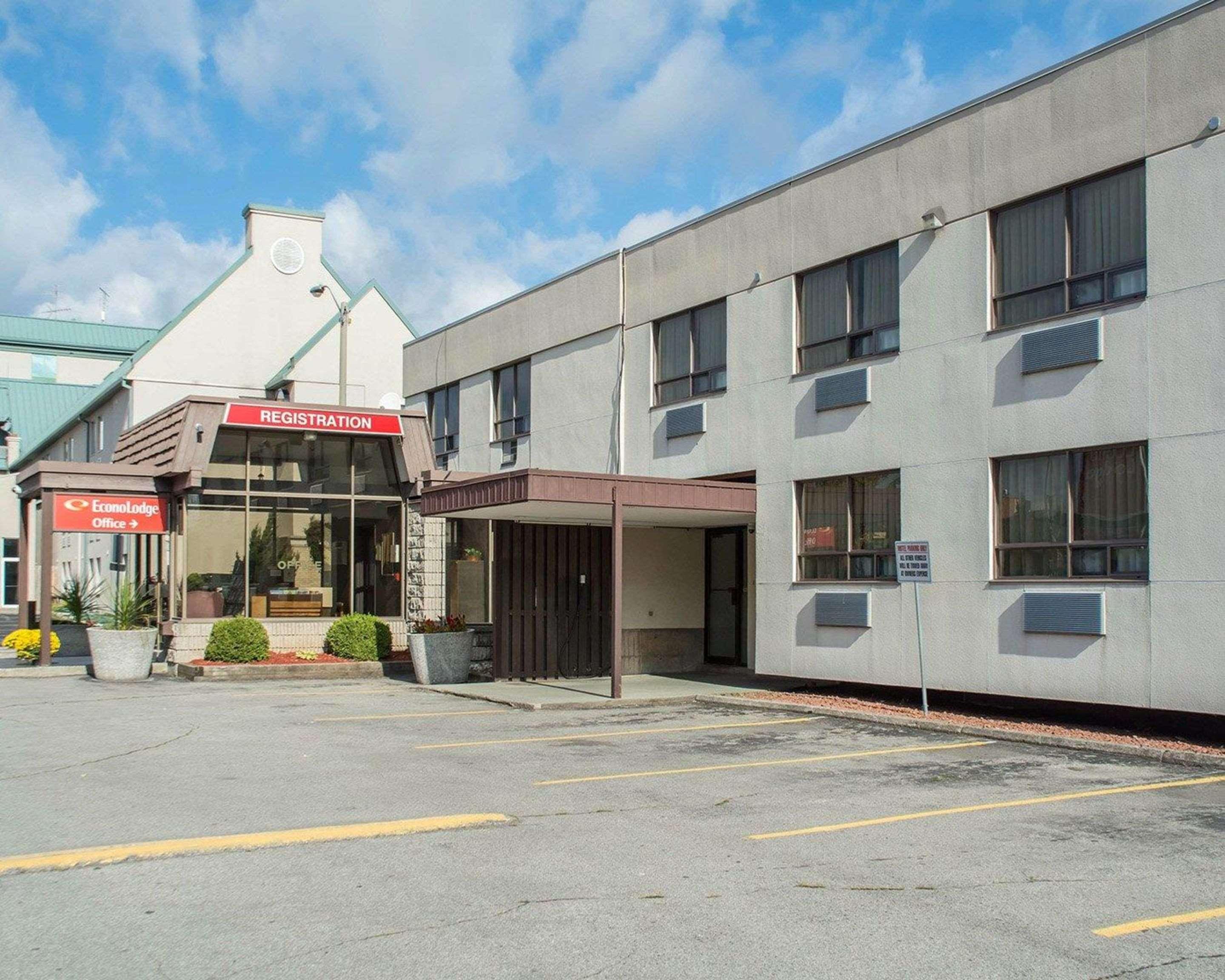 Econo Lodge By The Falls Niagara-vízesés Kültér fotó