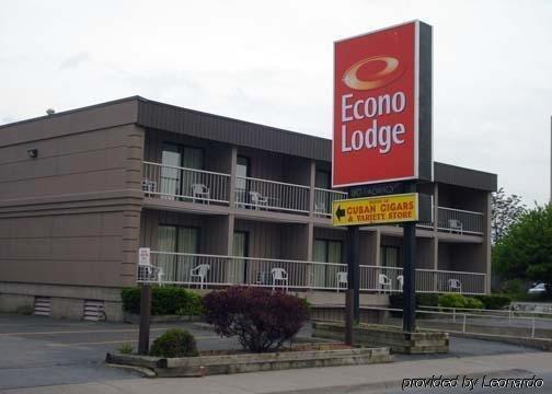 Econo Lodge By The Falls Niagara-vízesés Kültér fotó