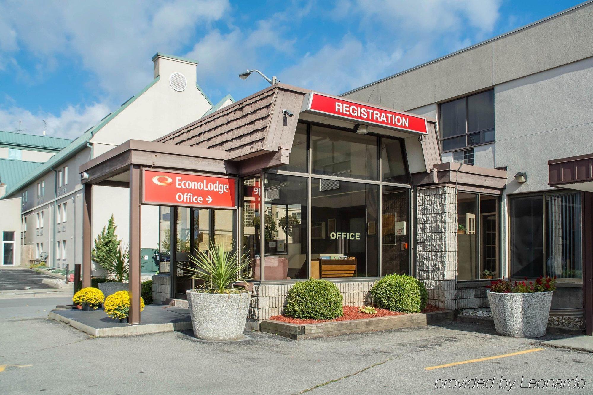 Econo Lodge By The Falls Niagara-vízesés Kültér fotó